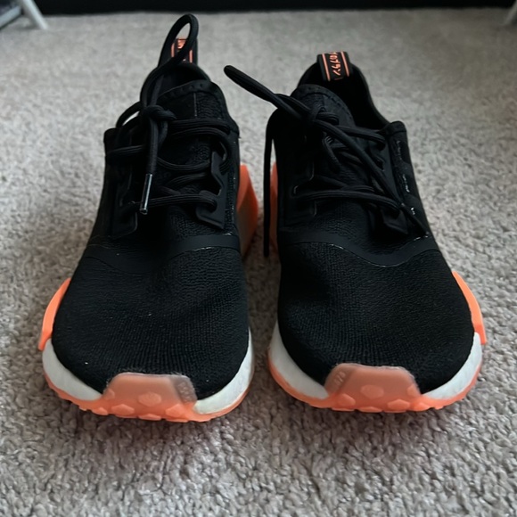 Women’s NMD R1 Shoes - Picture 2 of 7